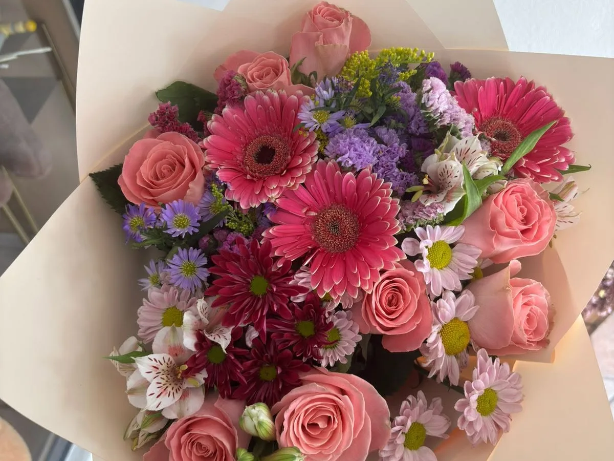 Arreglo floral con Aroma